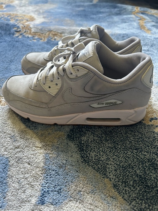 Men’s Nike Light Gray Casual Air Max Sneakers